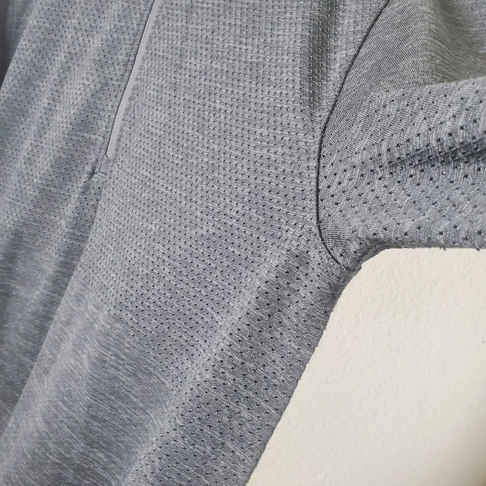 Lululemon Metal Vent Tech Half Zip Pullover Graphite Ventilated Mesh Mens XL